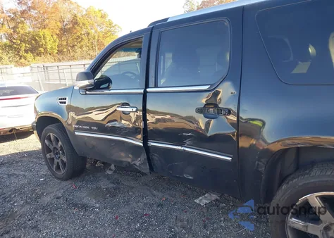 2010 Cadillac Escalade Esv Premium from USA, damaged, VIN 1GYUCJEFXAR103798